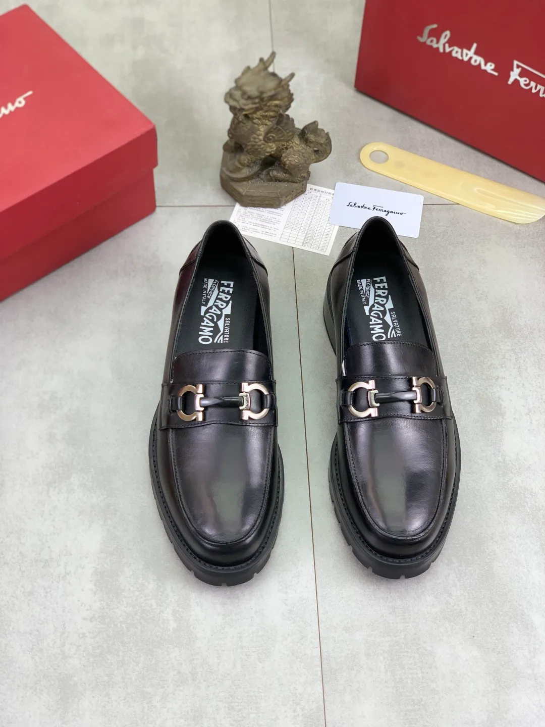 Men's Men's Shoes 💰P480💰[New Style] Water-dyed Niuli 🆘[Salvatore Ferragamo] Ferragamo's latest casual business leather shoes for men! Listed simultaneously! The fabric is made of specially imported original calfskin, and the interior is made of imported water-dyed cowhide. It is absolutely luxurious and leads the fashion trend. Matching code: 38-44 (45 and 46 can be customized) Multiple colors available